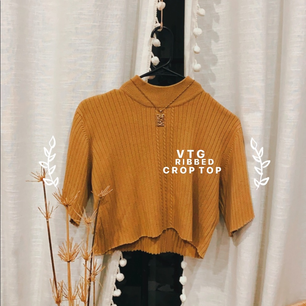 • VTG • Mock Neck Ribbed Crop Top •